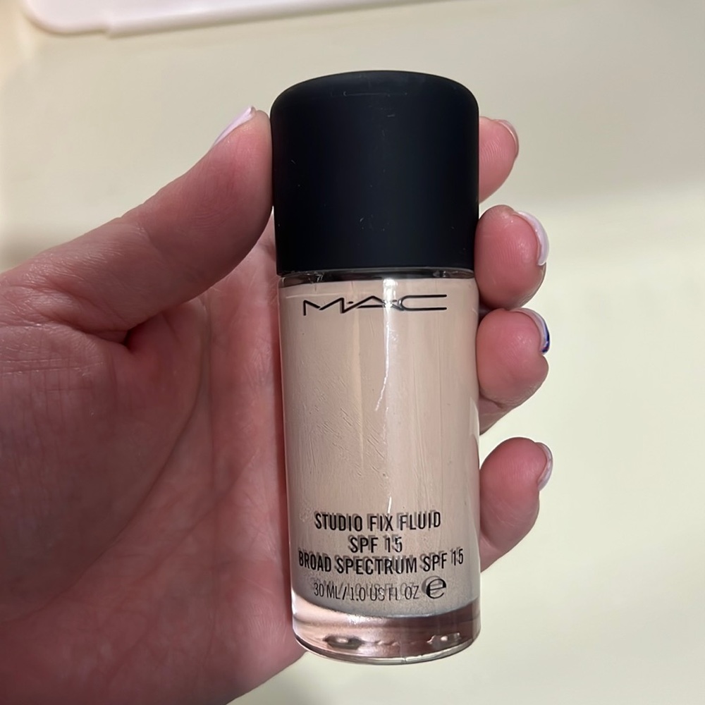 MAC studio fix nc10 foundation
